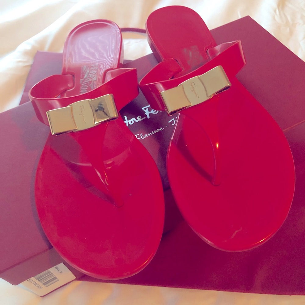 Red size 9 Salvatore Ferragamo sandals